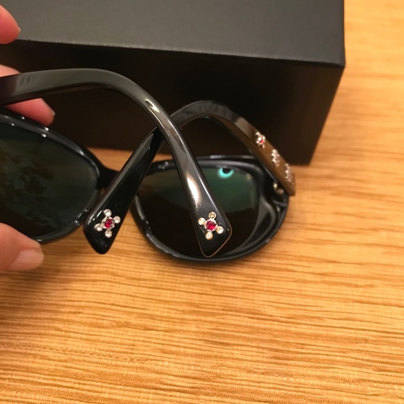 Authentic Chanel Cat Eye Sunglasses with Swarovski - Picture 8 of 8